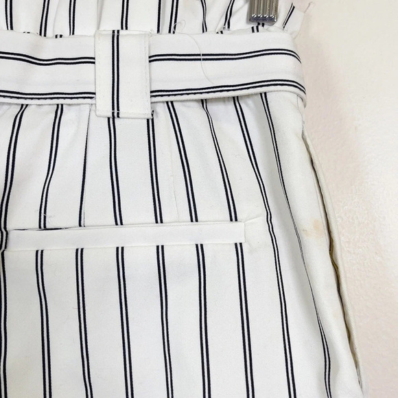 ZARA  | PLEATED HIGH WAIST PAPER BAG WHITE STRIPED SHORT - Picture 11 of 14